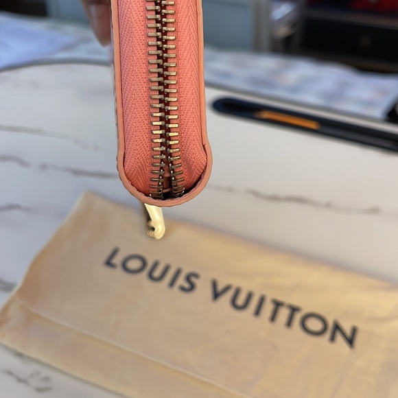 Louis Vuitton Yayoi Kusama edition RARE find color is Pink with Red dots. - Picture 9 of 12